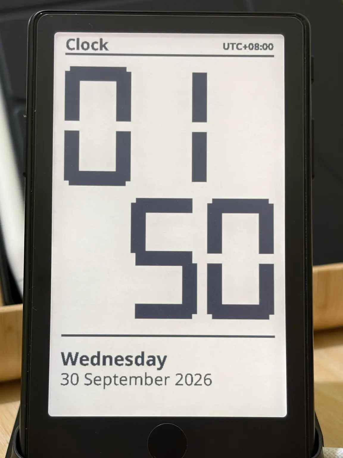 Clock on an XTEINK X4 Pro showing 01:50, Wednesday 30 September 2026, at UTC+08:00.